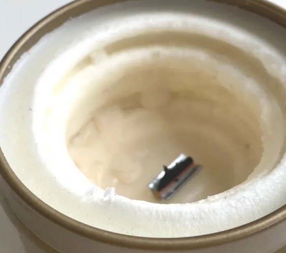 tunnelling of a wood wick in a candle